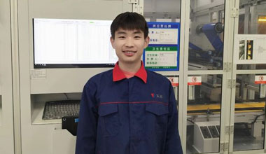 单宝鑫：对峙不休创新，争做DT电子官网工匠